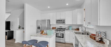 Microwave, oven, stovetop, dishwasher