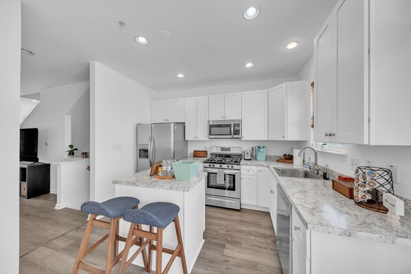 Microwave, oven, stovetop, dishwasher