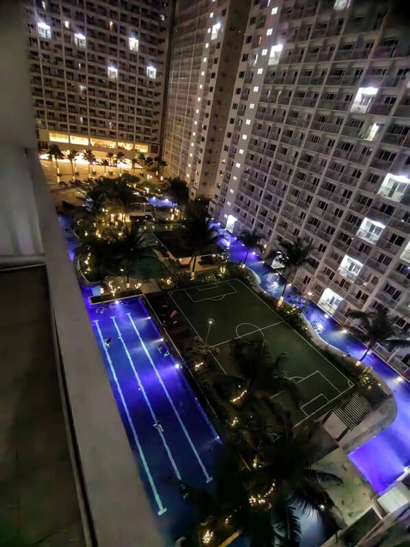 Condo, 1 Bedroom, Balcony, City View | Kolam renang | Kolam renang tertutup 