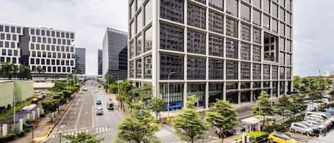 コンドミニアム 1 ベッドルーム バルコニー シティビュー | 外観