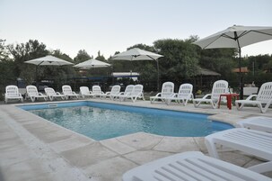 Piscina externa sazonal