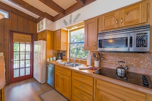 Maison, plusieurs lits (Palmetto Beach Cottage) | Cuisine privée