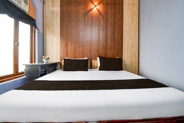 Economy Room, 1 Double Bed, Smoking, Balcony | Desk, free WiFi - HOTEL STAY INN (Lucknow)