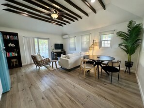 Apartment, 1 King Bed, Patio, Ocean View | Living area