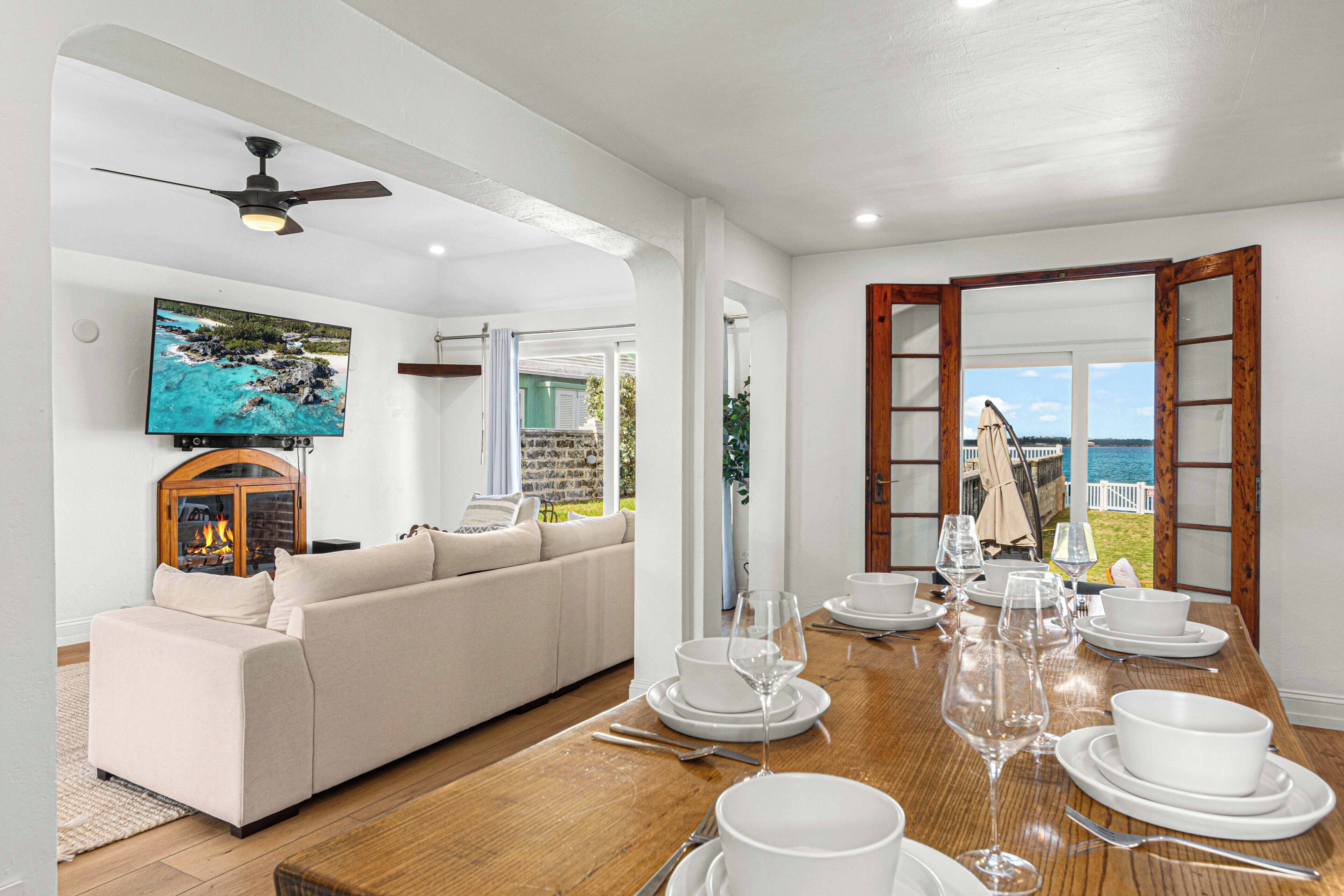 Apartment, 2 Bedrooms, Patio, Ocean View | Living area | 36-inch Smart TV with digital channels