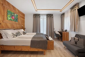 WiFi, bed sheets - 'Rossa' Room with Mountain View, Wi-Fi and Air Conditioning (Saint-Pierre)