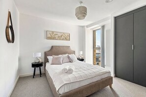 2 bedrooms, iron/ironing board, WiFi - TM luxury apartments (London)