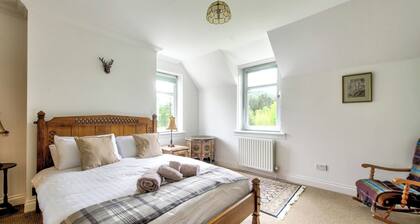 Spacious Argyll Farmhouse in an Idyllic Setting