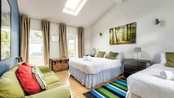 5 bedrooms, iron/ironing board, free WiFi, bed sheets