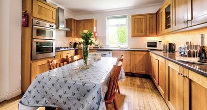 Spacious Argyll Farmhouse in an Idyllic Setting