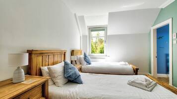 5 Schlafzimmer, BĂŒgeleisen/BĂŒgelbrett, kostenloses WLAN, BettwĂ€sche