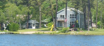 Lakehouse Near N. Conway &Skiing/Pool table/Pond Access to Fish/Skate/Snowmobile