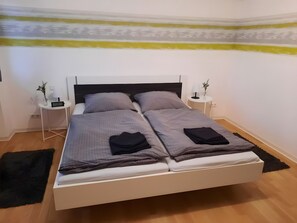 1 多间卧室、WiFi、床单