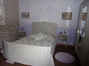 Iron/ironing board, WiFi - Holiday Home 'Le Poète' with Mountain View, Shared Garden and Wi-Fi (Maillane)