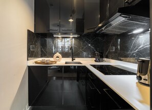 Espresso maker, electric kettle, toaster, freezer