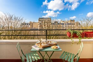 Superior Apartment, Garden View | Terrace/patio - 1598 Ingres (Paris)