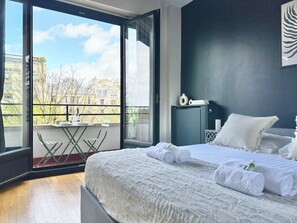 Iron/ironing board, travel cot, free WiFi, bed sheets