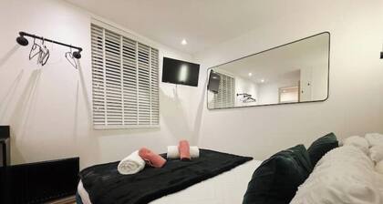 2 Bedroom Flat Near Anfield Stadium - Sleeps 4