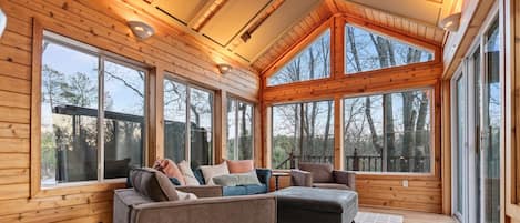 Smart TV, video games