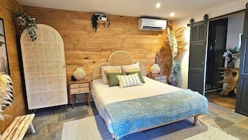 1 slaapkamer, een strijkplank/strijkijzer, wifi, beddengoed