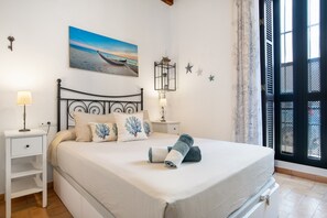 1 habitación, tabla de planchar con plancha, wifi y ropa de cama 