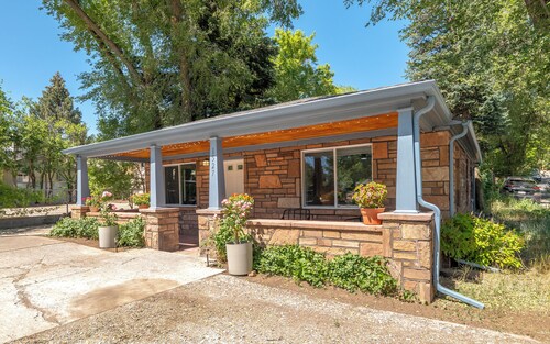 Charming stone cottage "The Stay On The Way"