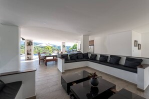 Villa, 5 habitaciones, accesible para personas con discapacidad, fumadores | Sala de estar