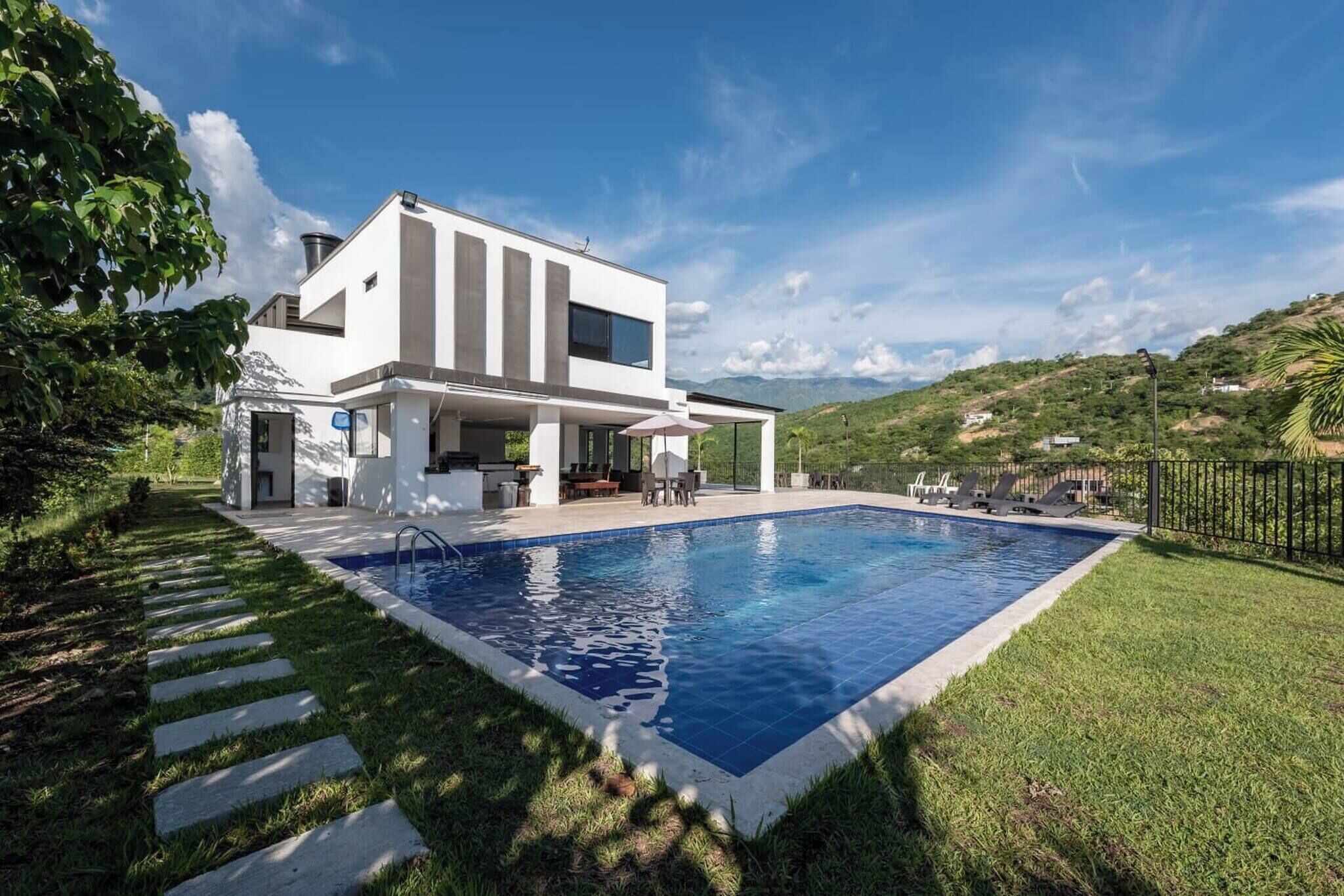 Villa, 5 habitaciones, accesible para personas con discapacidad, fumadores | Piscina | Una piscina al aire libre