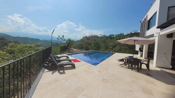 Vila, 5 quartos, acessível, para fumantes | Piscina | Piscina externa