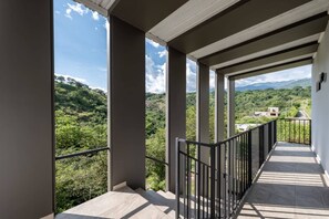 Villa, 5 Bedrooms, Accessible, Smoking | Balcony