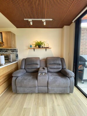 Apartment, 2 Bedrooms, Accessible | Living area