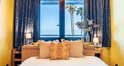 Apartment 'Seaside Luxury Solarium' mit Meerblick, WLAN und Klimaanlage