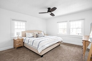 3 bedrooms, iron/ironing board, free WiFi, bed sheets - Spacious 3BR Retreat, Arcade, Near DT, Pets (Indianapolis)