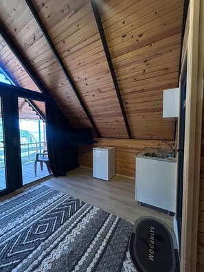 Classic Triple Room, Sea View | Individually decorated, individually furnished, desk, laptop workspace