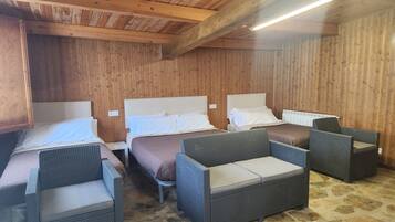 1 bedroom, bed sheets