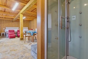 1 habitación y ropa de cama 