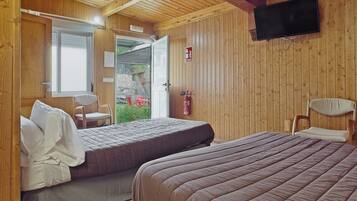 1 bedroom, bed sheets