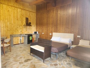 1 bedroom, bed sheets