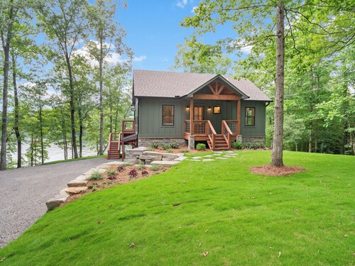 No Deadlines: 3  BR, 2  BA House in Crane Hill, Sleeps 10