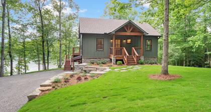 No Deadlines: 3 BR, 2 BA House in Crane Hill, Sleeps 10