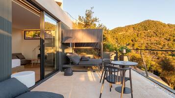 Villa Royal (Superior Villa up to 4 PAX) | Terraza o patio