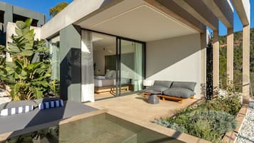 Vila luxo (Premium) | Piscina | Piscina externa, funciona das 10h às 22h, barracas de cortesia