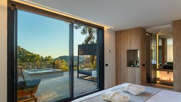 Presidential Villa (Superior Villa up to 3 PAX) | Premium bedding, down duvets, Select Comfort beds, desk