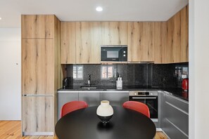 Fridge, microwave, oven, coffee/tea maker