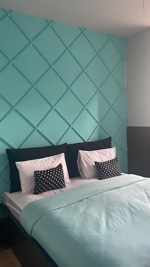 Deluxe Double Room | Premium bedding, memory foam beds, desk, soundproofing - FF21-Pods (Bengaluru)