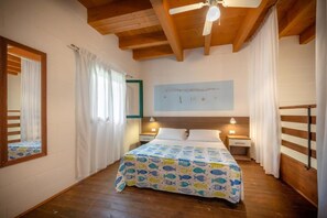 1 habitación, tabla de planchar con plancha, wifi y ropa de cama