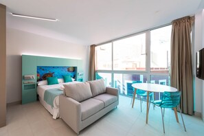 Apartment | Dining - Apartment in Las Palmas Near Playa Las Canteras (Las Palmas de Gran Canaria)