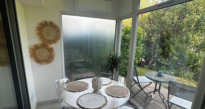 Charmant, appartement, deux-pièces à 500 m de la plage et de tous les commerces
