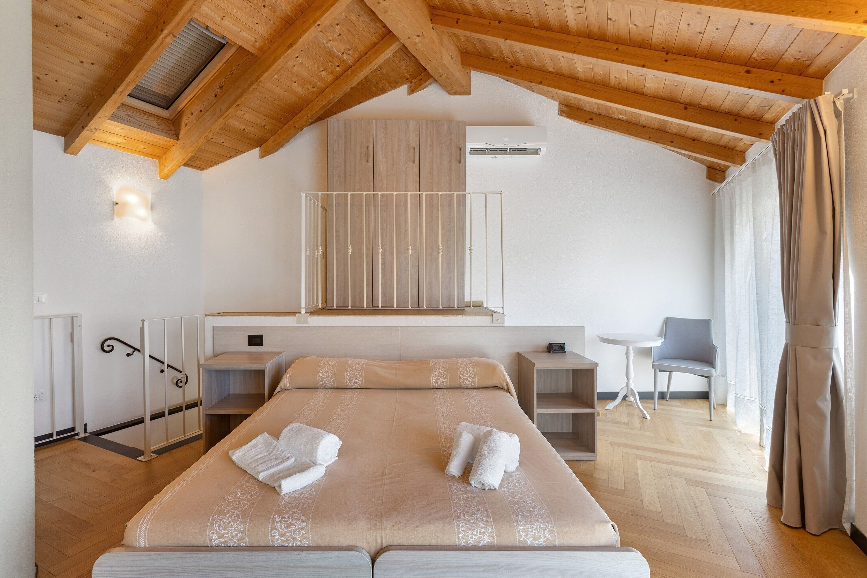 1 camera, Wi-Fi, lenzuola