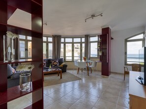 House | Living room - Beachfront Home in Las Palmas by Playa Canteras (Las Palmas de Gran Canaria)